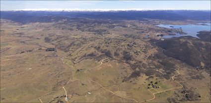 Jindabyne - The Snowy Mountains - NSW T (PBH4 00 10062)